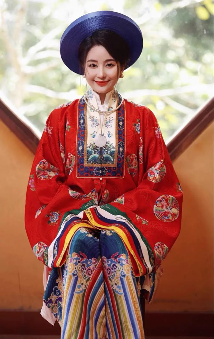 Chân dung Nhật Bình đỏ